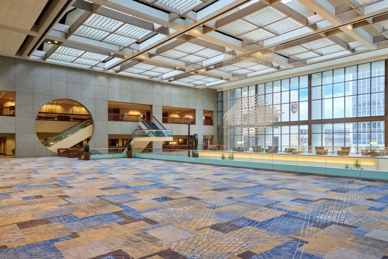 Sheraton Kansas City Hotel at Crown Center — rooms and atmosphere