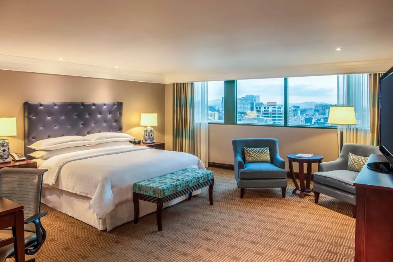Sheraton Mexico City Maria Isabel Hotel — rooms and atmosphere