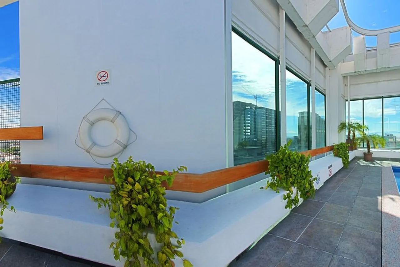 Sheraton Mexico City Maria Isabel Hotel — rooms and atmosphere