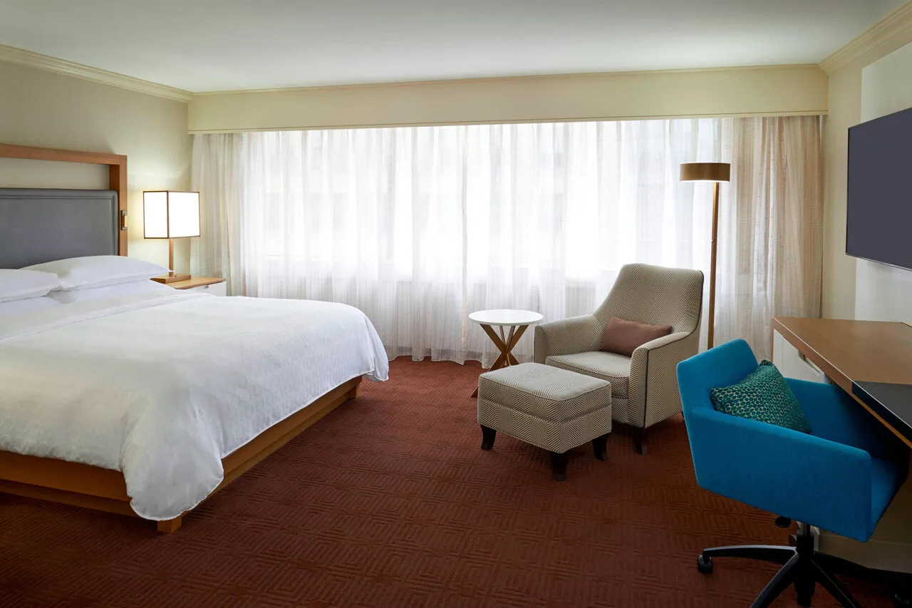 Sheraton Ottawa Hotel — rooms and atmosphere