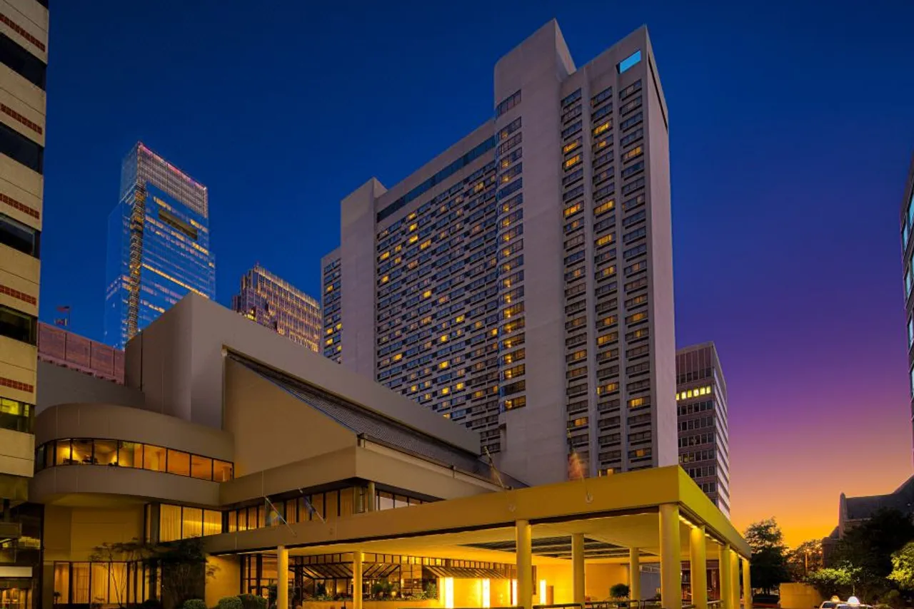 Sheraton Philadelphia Downtown — rooms and atmosphere