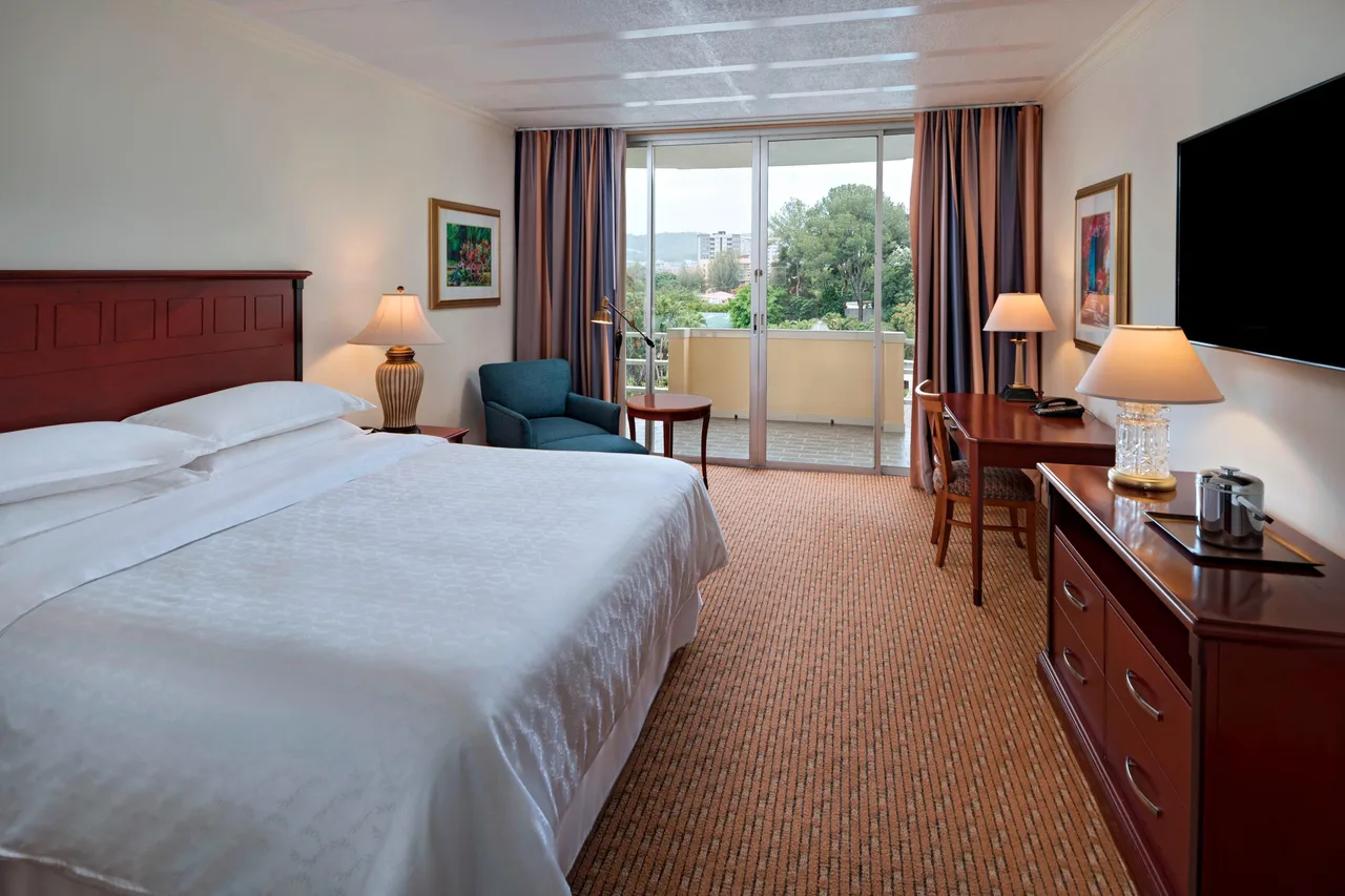 Sheraton Presidente San Salvador — rooms and atmosphere