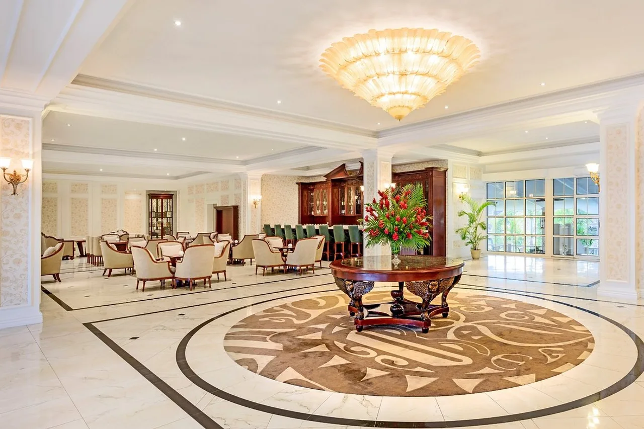 Sheraton Samoa Aggie Grey's Hotel & Bungalows — rooms and atmosphere