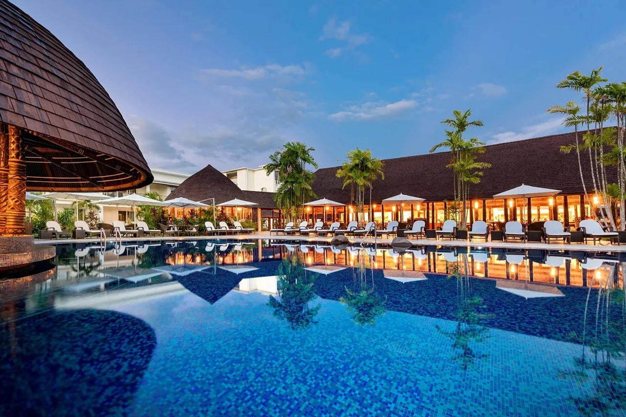 Sheraton Samoa Aggie Grey's Hotel & Bungalows — rooms and atmosphere