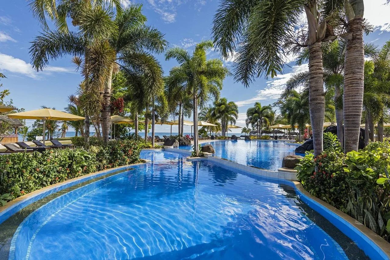 Sheraton Samoa Beach Resort — rooms and atmosphere