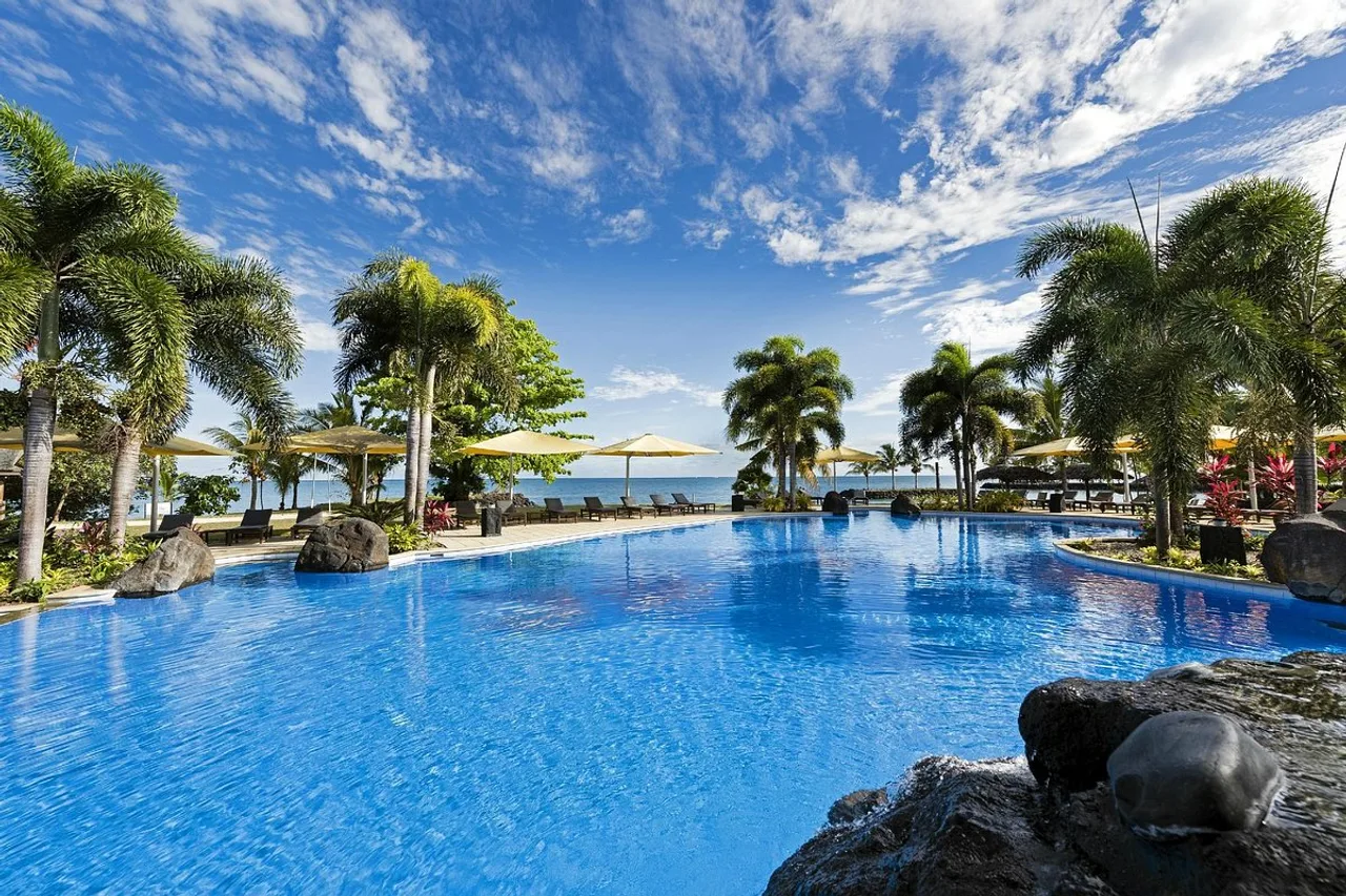 Sheraton Samoa Beach Resort — rooms and atmosphere
