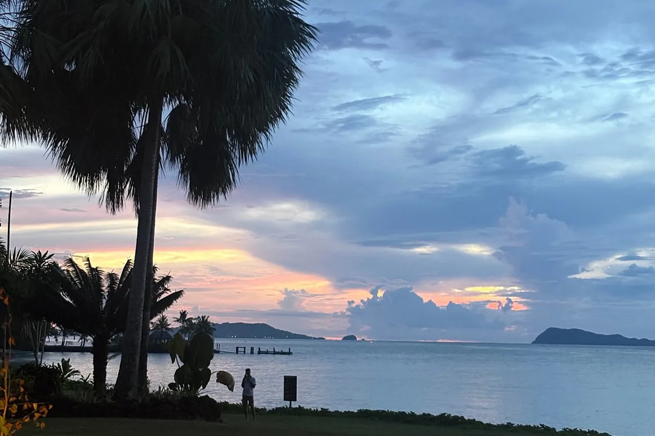 Sheraton Samoa Beach Resort — rooms and atmosphere