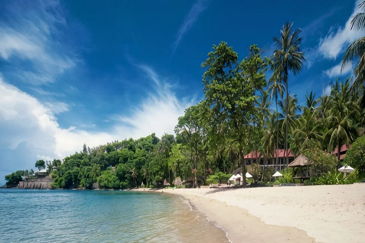 Sheraton Senggigi Beach Resort — rooms and atmosphere