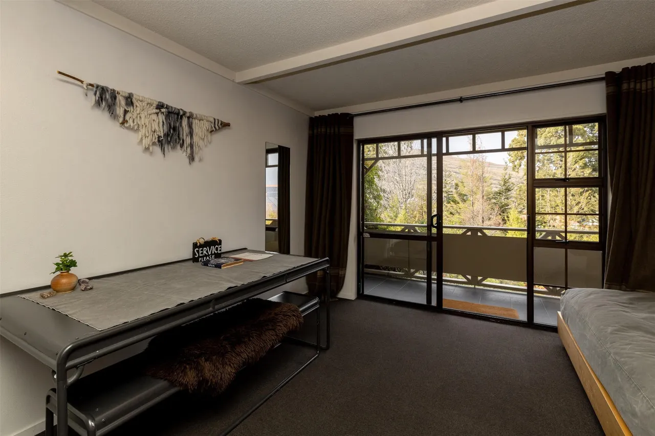 Sherwood Queenstown — rooms and atmosphere