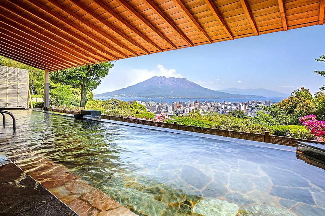 Shiroyama Hotel Kagoshima — rooms and atmosphere