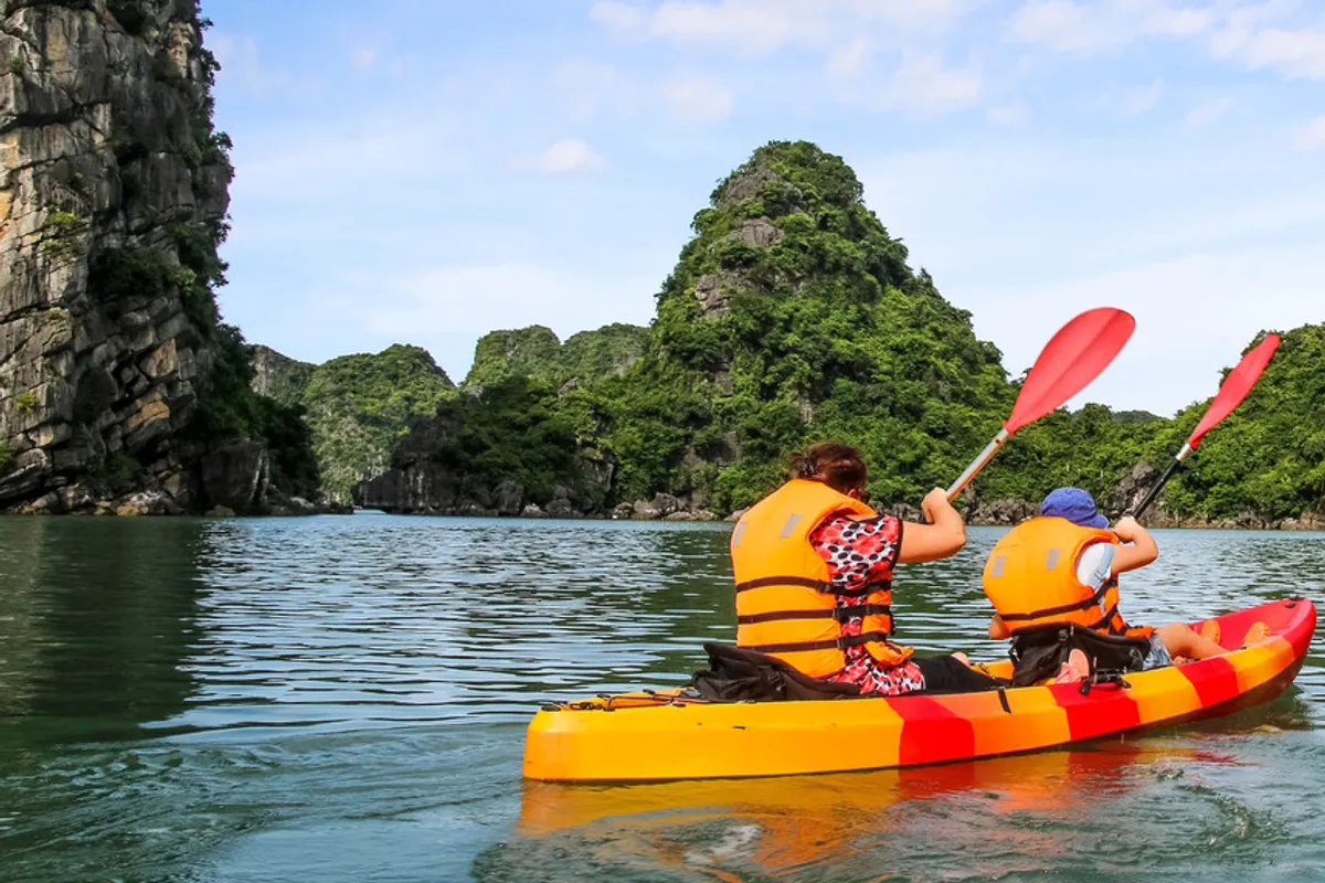 Signature Halong Cruise — rooms and atmosphere
