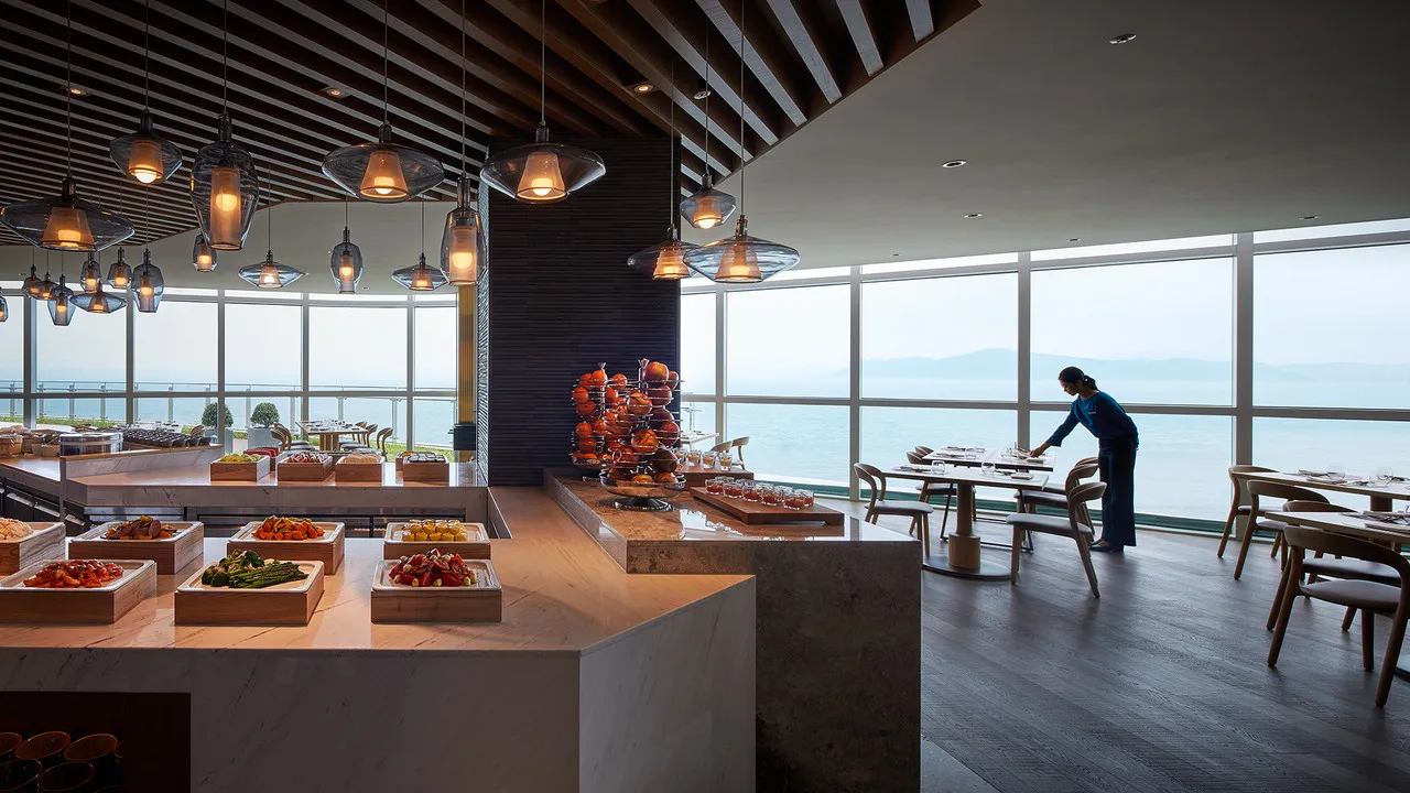 Signiel Busan — rooms and atmosphere