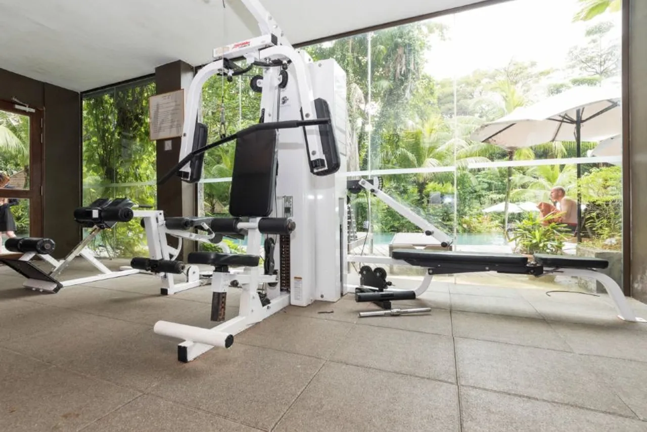 Siloso Beach Resort - Sentosa — rooms and atmosphere