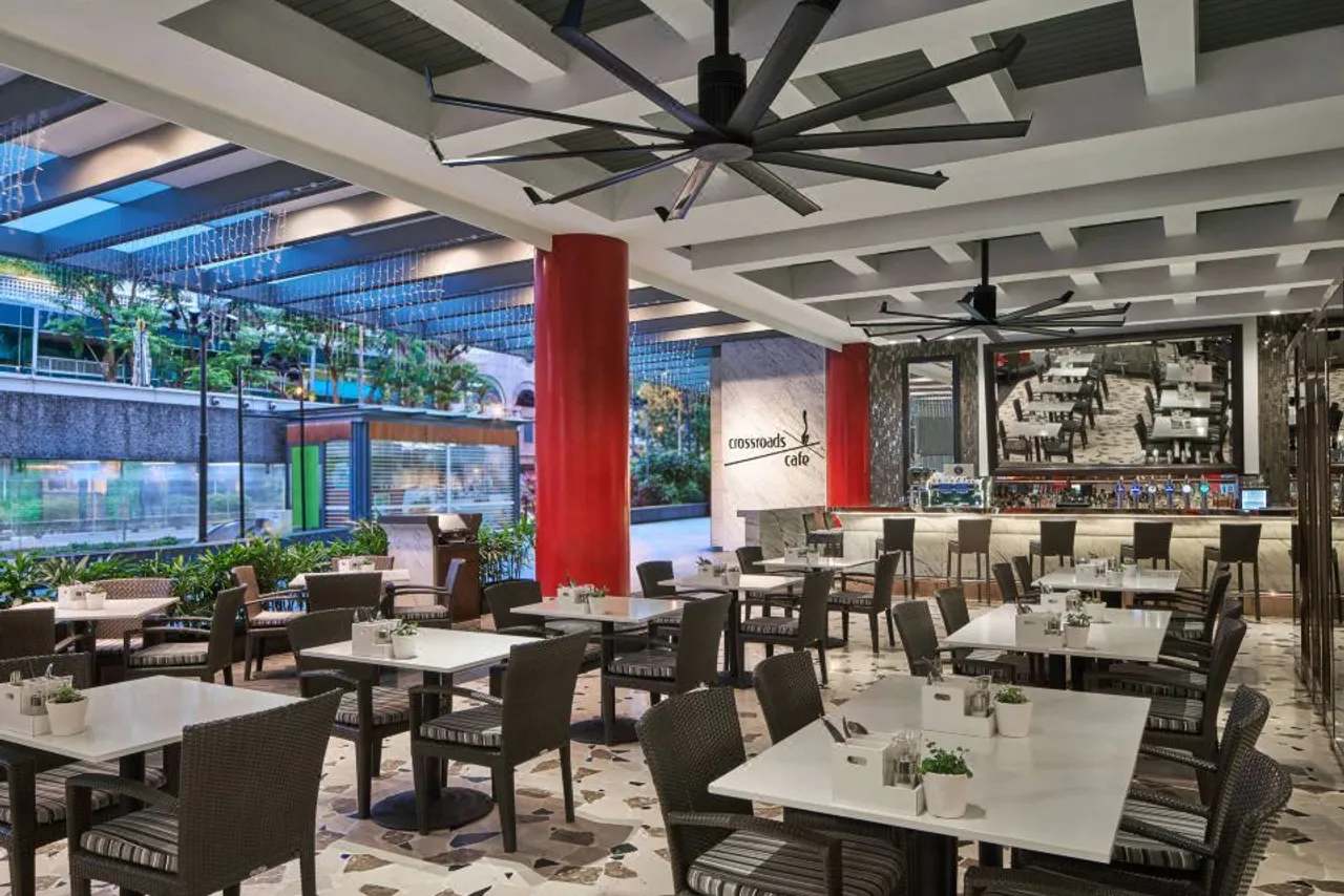 Singapore Marriott Tang Plaza Hotel — rooms and atmosphere