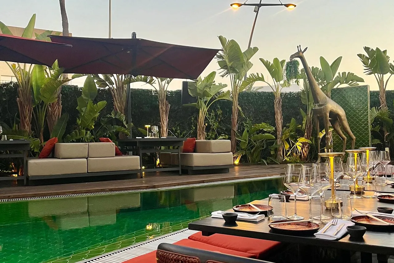 Sir Joan Hotel, part of Sircle Collection — rooms and atmosphere