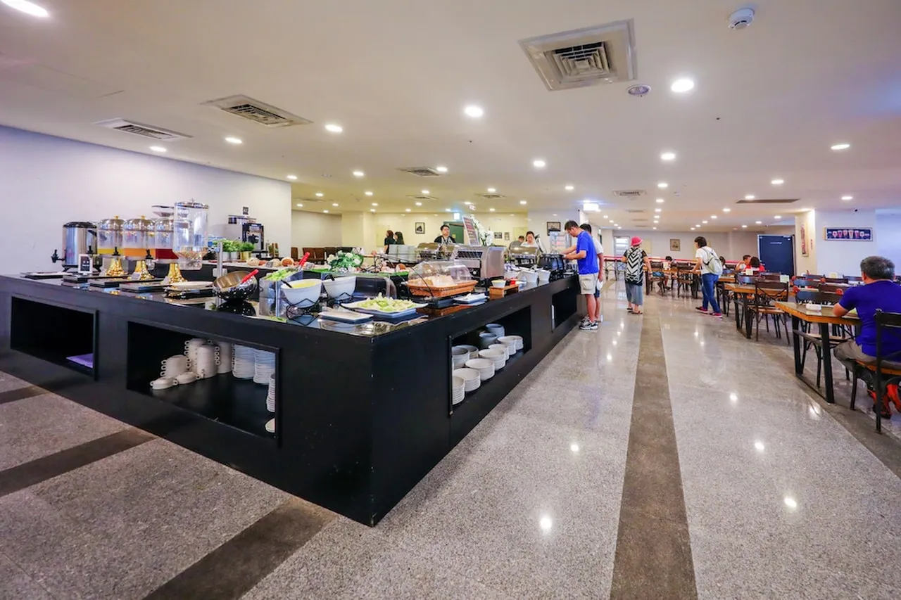 SKYONE Hotel — rooms and atmosphere