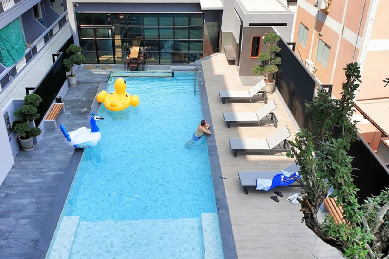 Sleep With Me Pattaya — rooms and atmosphere