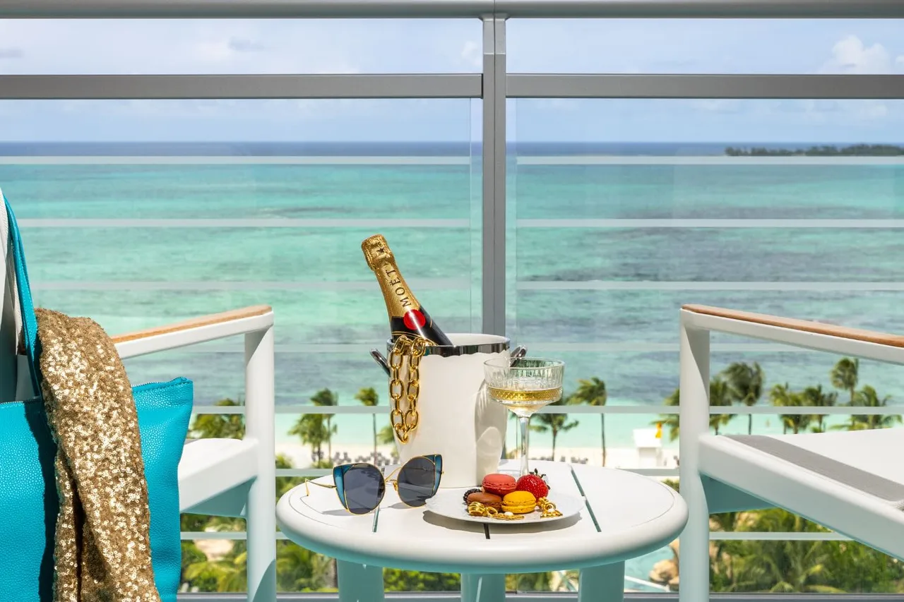 SLS Baha Mar — rooms and atmosphere