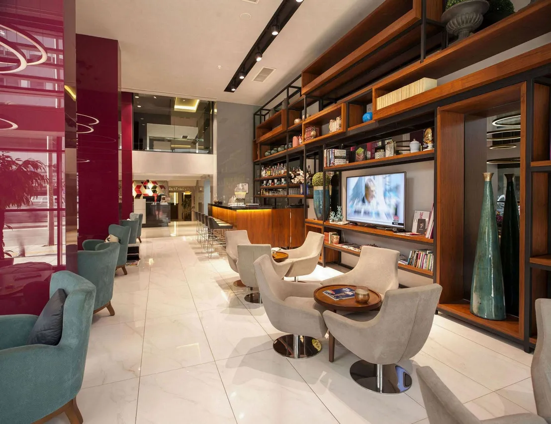 Smart Hotel Izmir — rooms and atmosphere