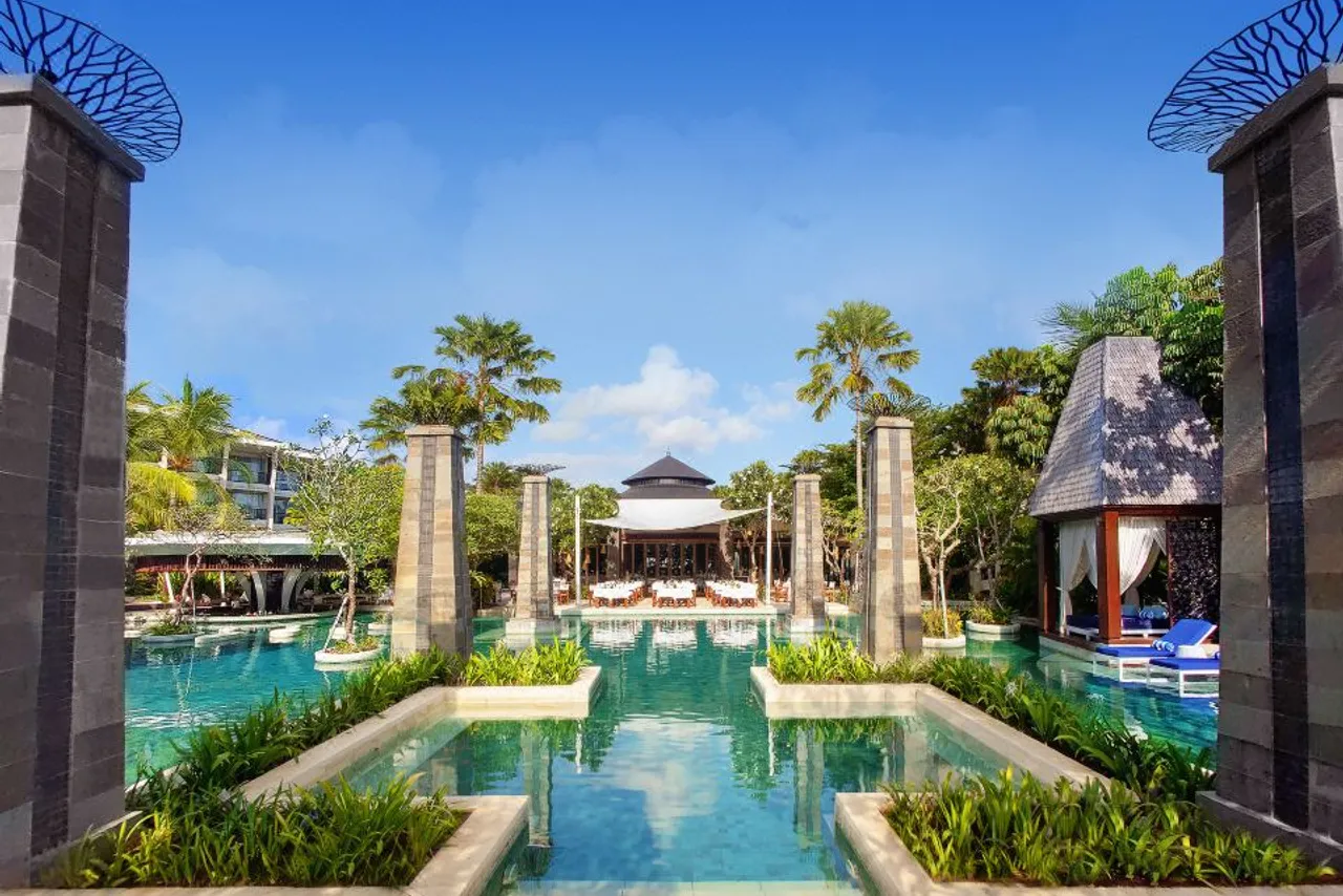 Sofitel Bali Nusa Dua Beach Resort — rooms and atmosphere