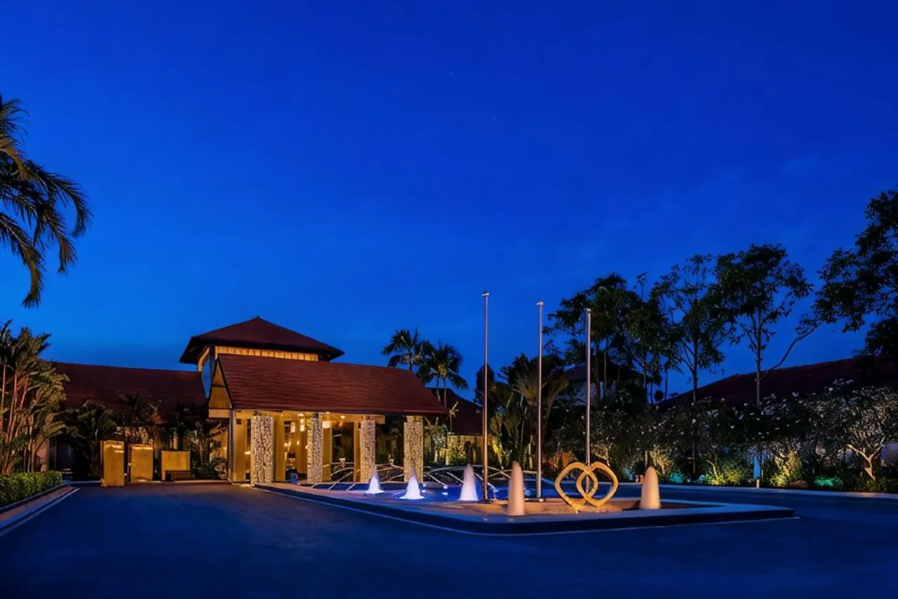 Sofitel Singapore Sentosa Resort & Spa — rooms and atmosphere