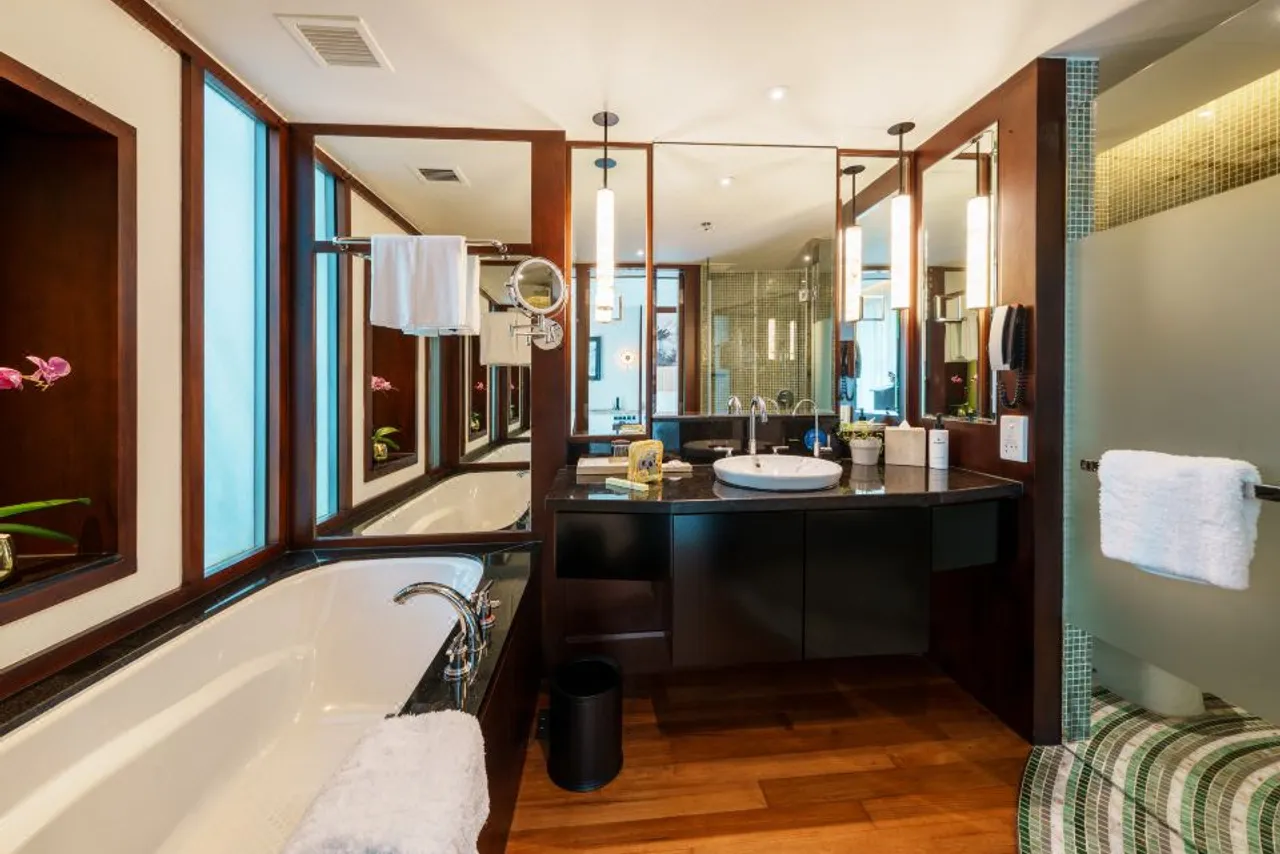 Sofitel Singapore Sentosa Resort & Spa — rooms and atmosphere