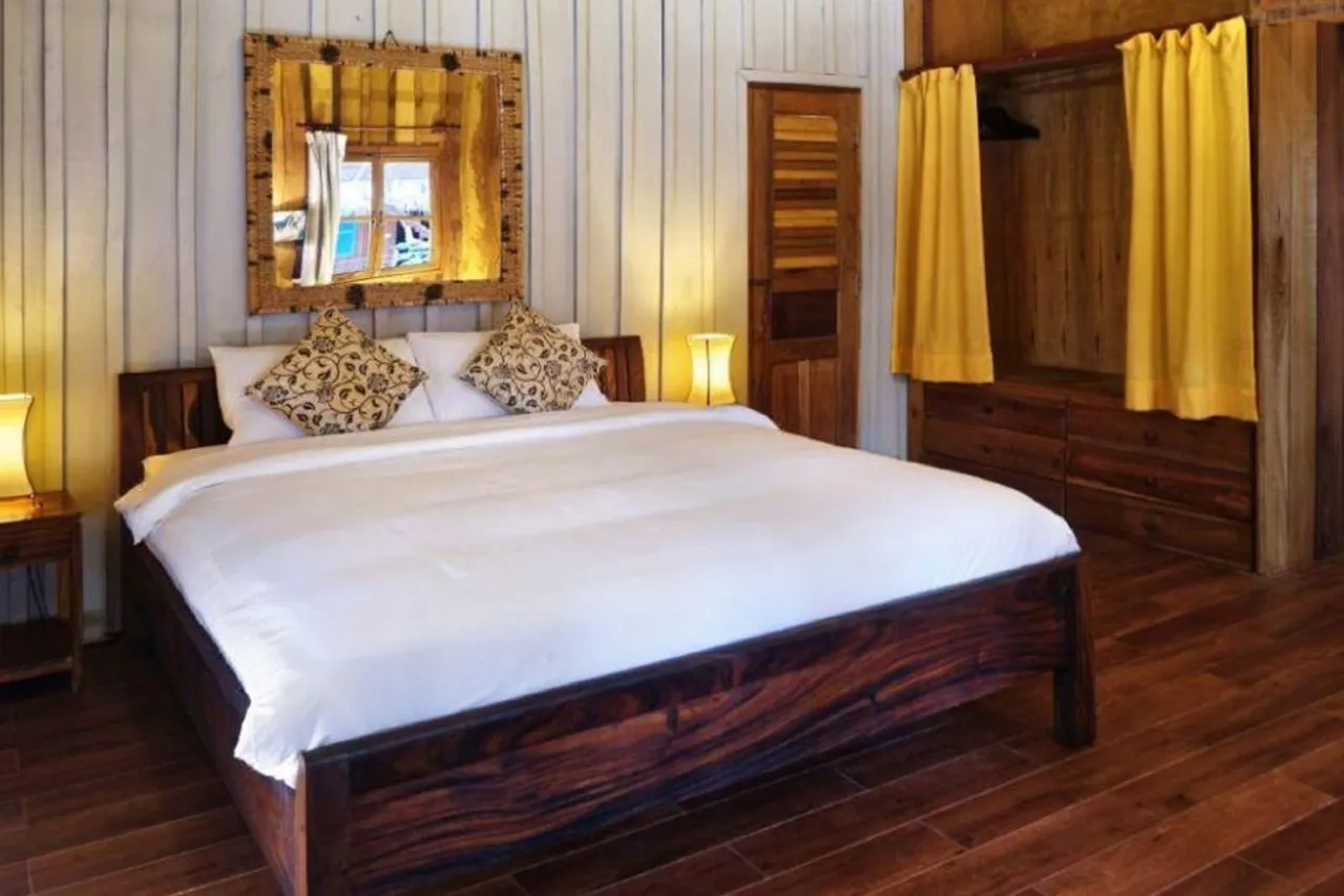 Sok San Beach Resort — rooms and atmosphere