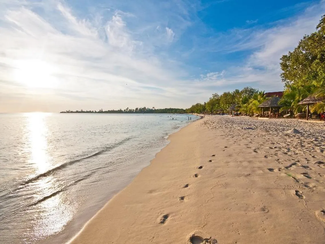 Sokha Beach Resort — rooms and atmosphere