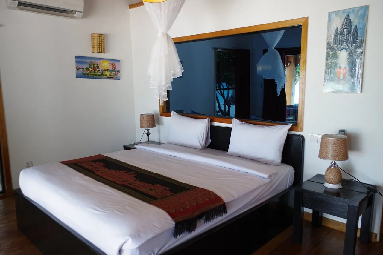 Sol Beach Resort — rooms and atmosphere