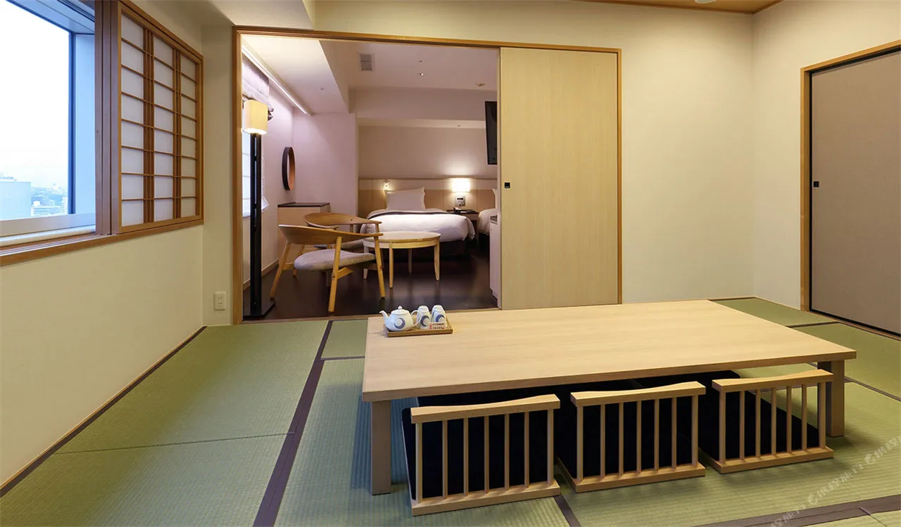 Solaria Nishitetsu Hotel Fukuoka — rooms and atmosphere