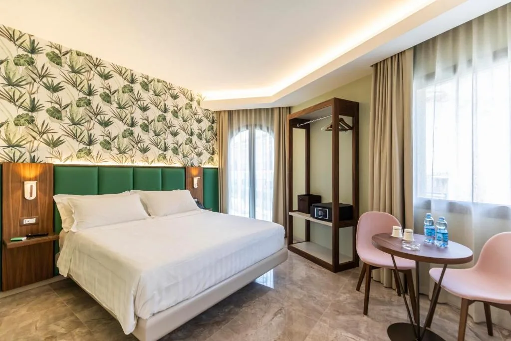 SOLMARIS TROPEA City Center — ภาพห้องพักและบรรยากาศ
