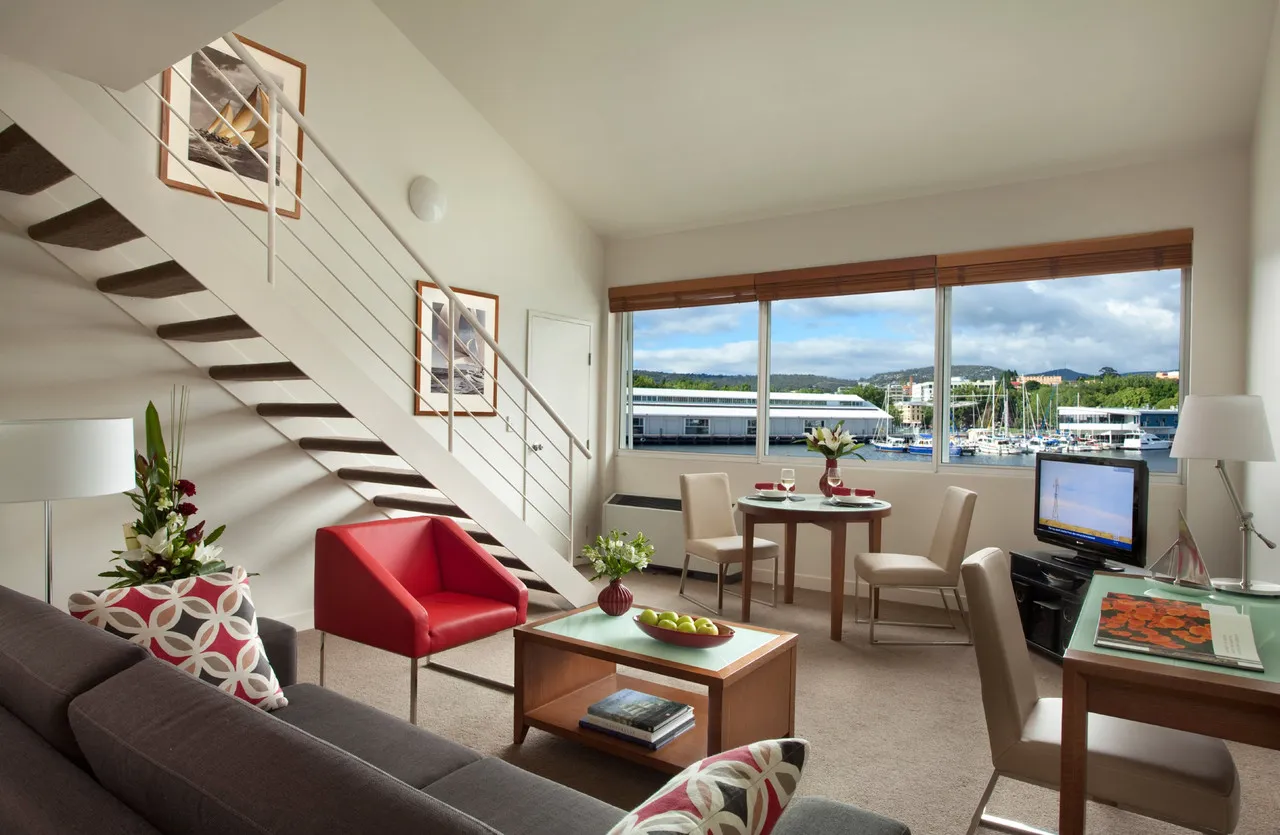 Somerset on the Pier Hobart — rooms and atmosphere