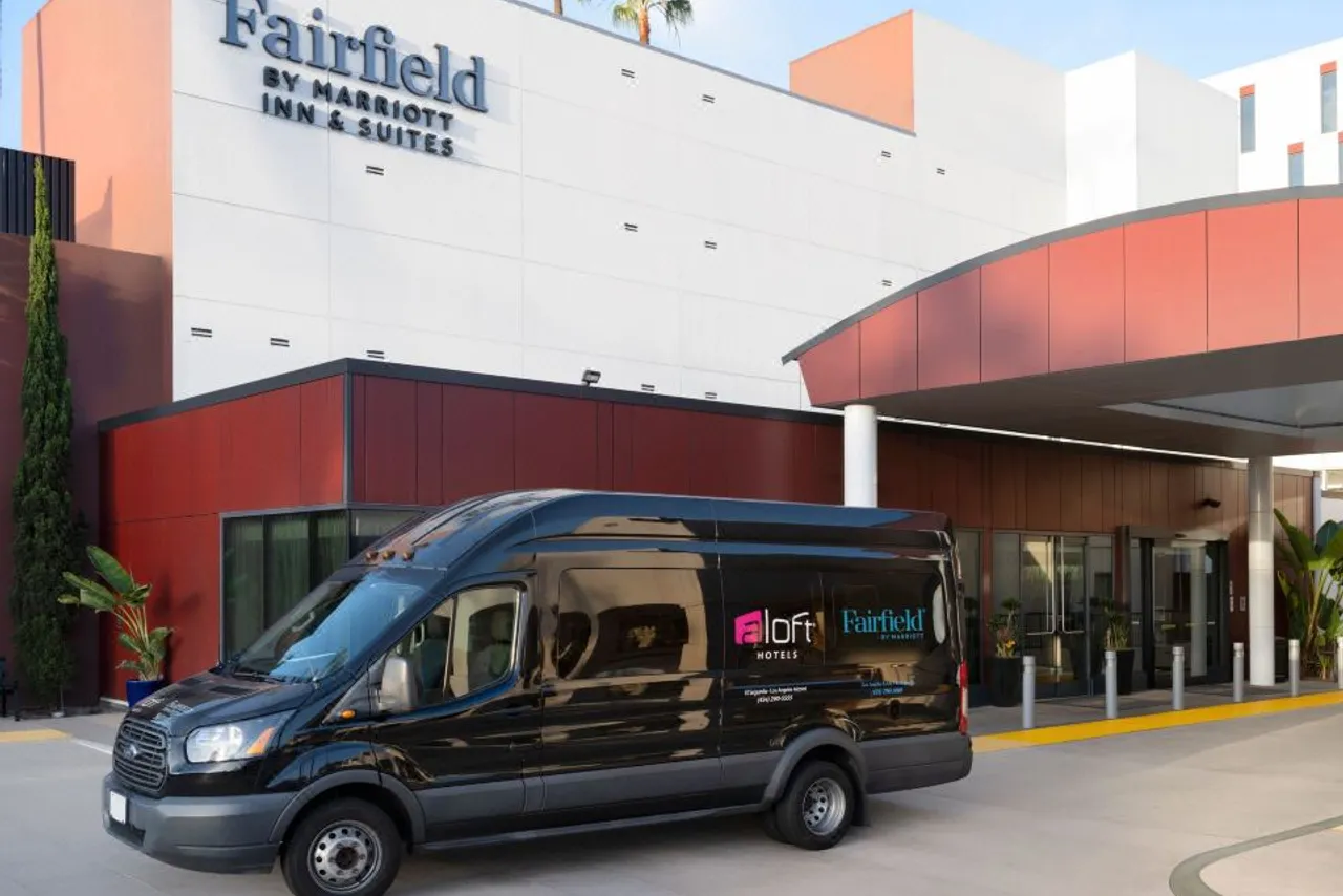 Sonesta Los Angeles Airport LAX — rooms and atmosphere
