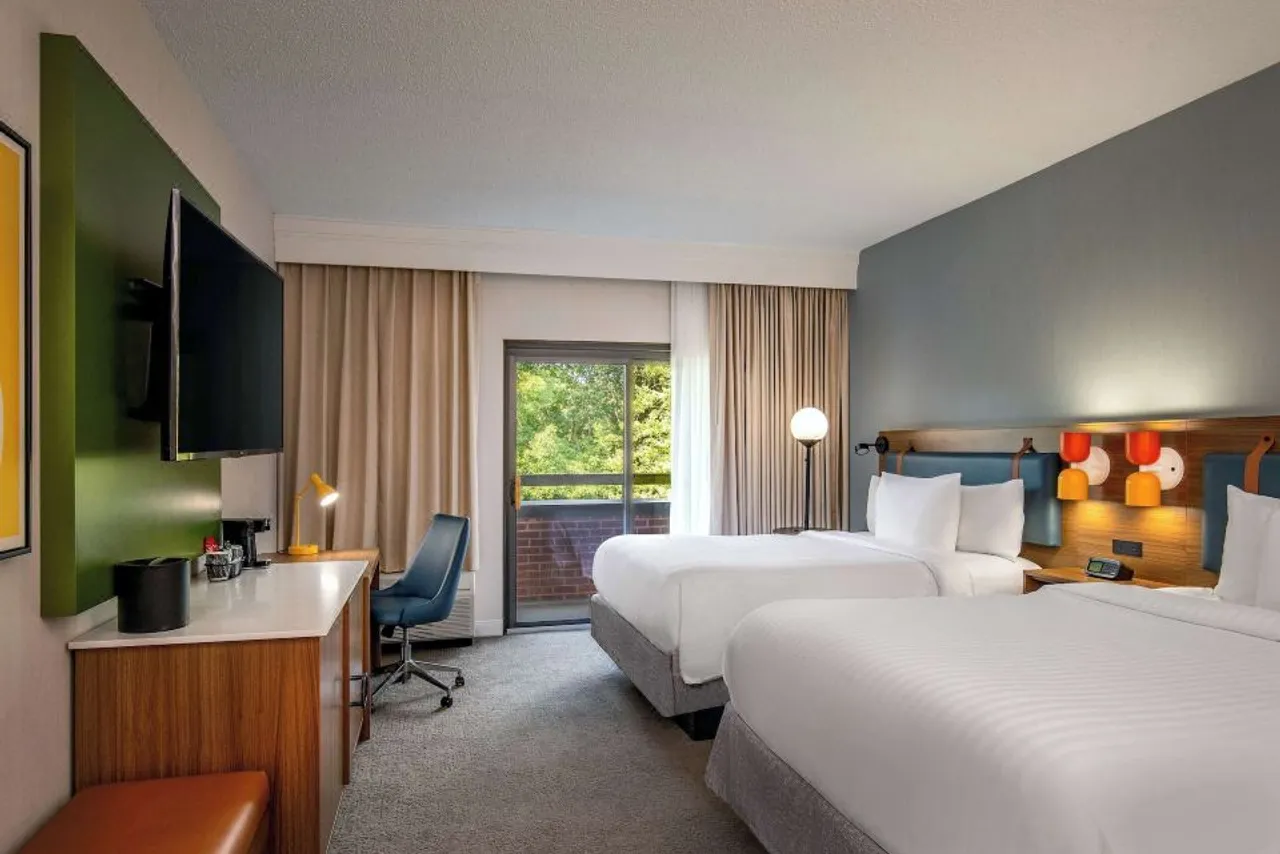 Sonesta Select Boston Foxborough Mansfield — rooms and atmosphere