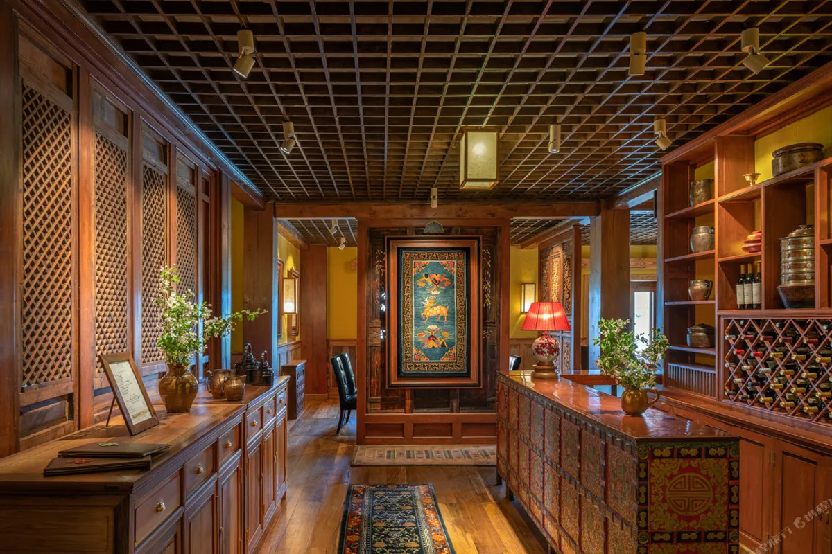 Songtsam Shangri-La Linka — rooms and atmosphere