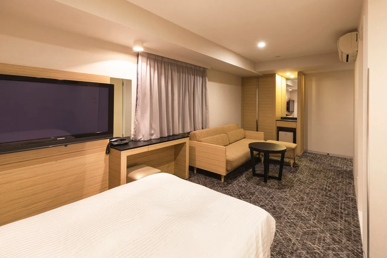 Sotetsu Fresa Inn Tokyo-Kyobashi — rooms and atmosphere