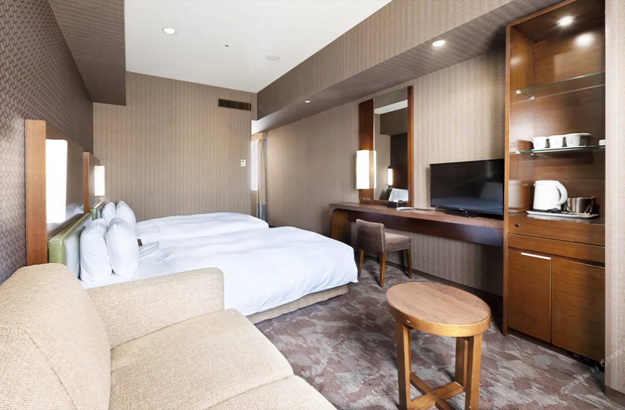 Sotetsu Grand Fresa Tokyo-Bay Ariake — rooms and atmosphere