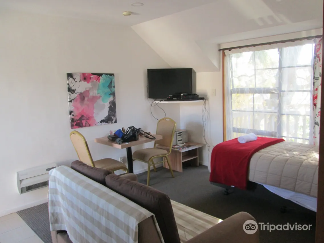 Southern Comfort Motel — rooms and atmosphere