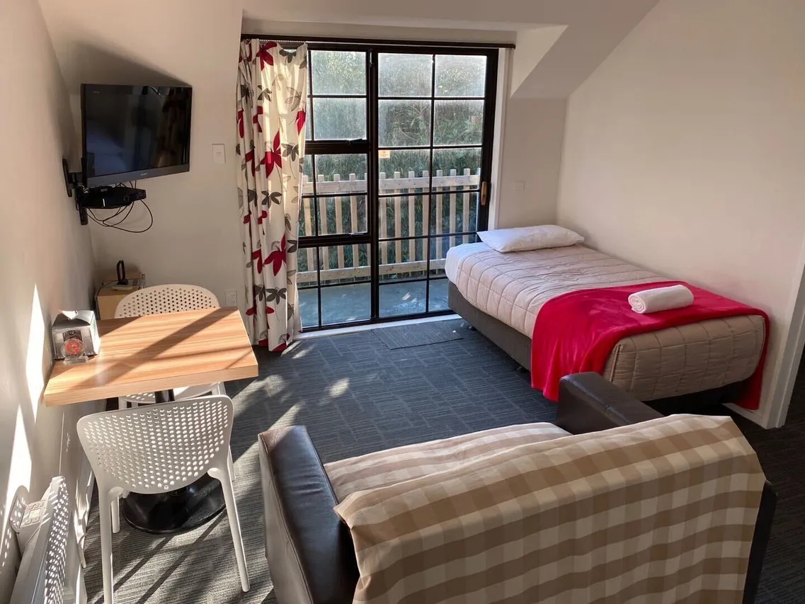Southern Comfort Motel — rooms and atmosphere