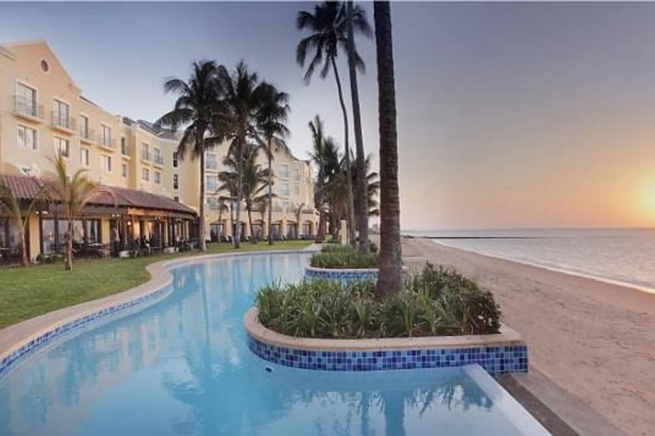 Southern Sun Maputo — rooms and atmosphere