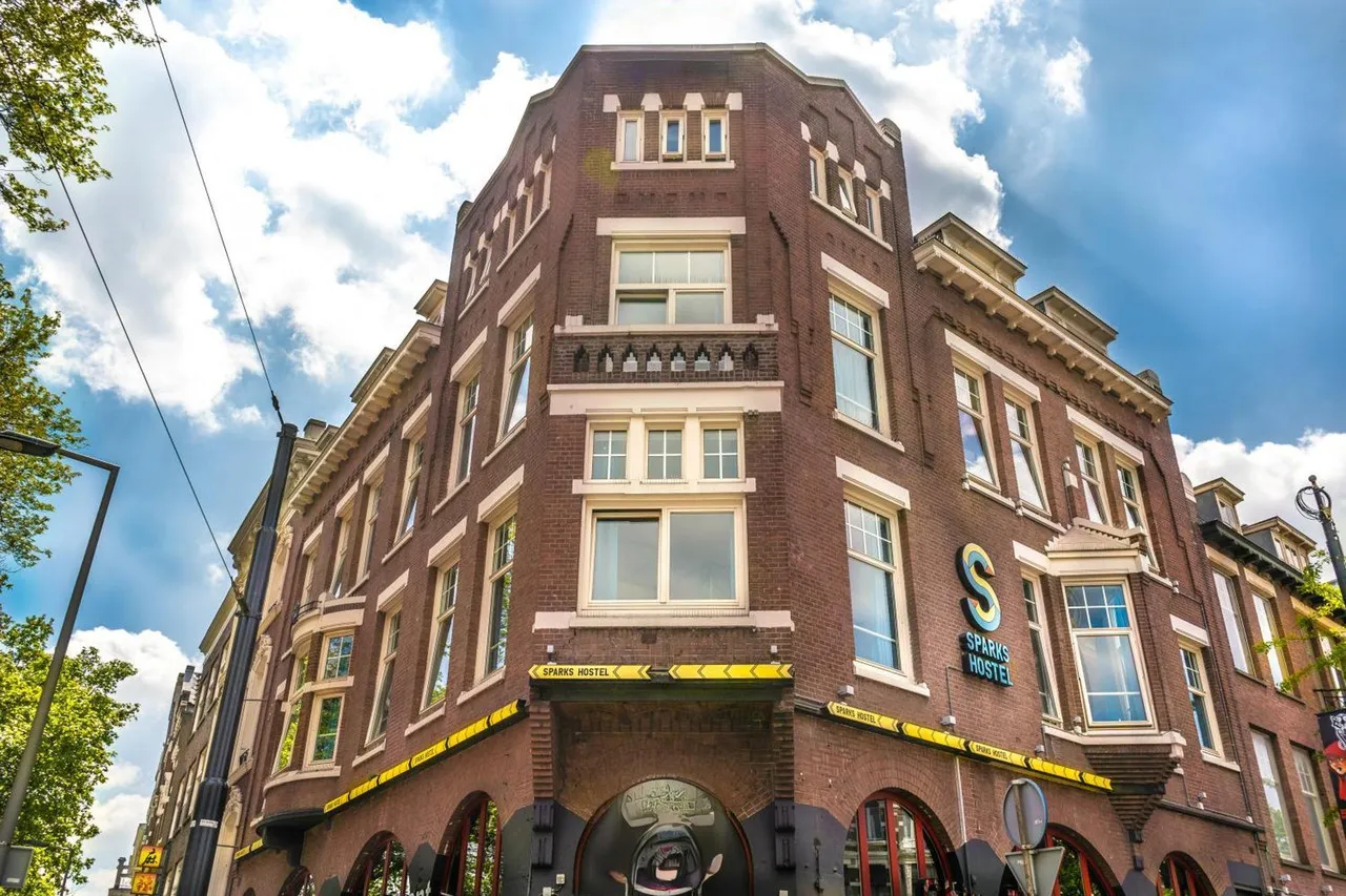 Sparks Hostel Rotterdam — ภาพห้องพักและบรรยากาศ