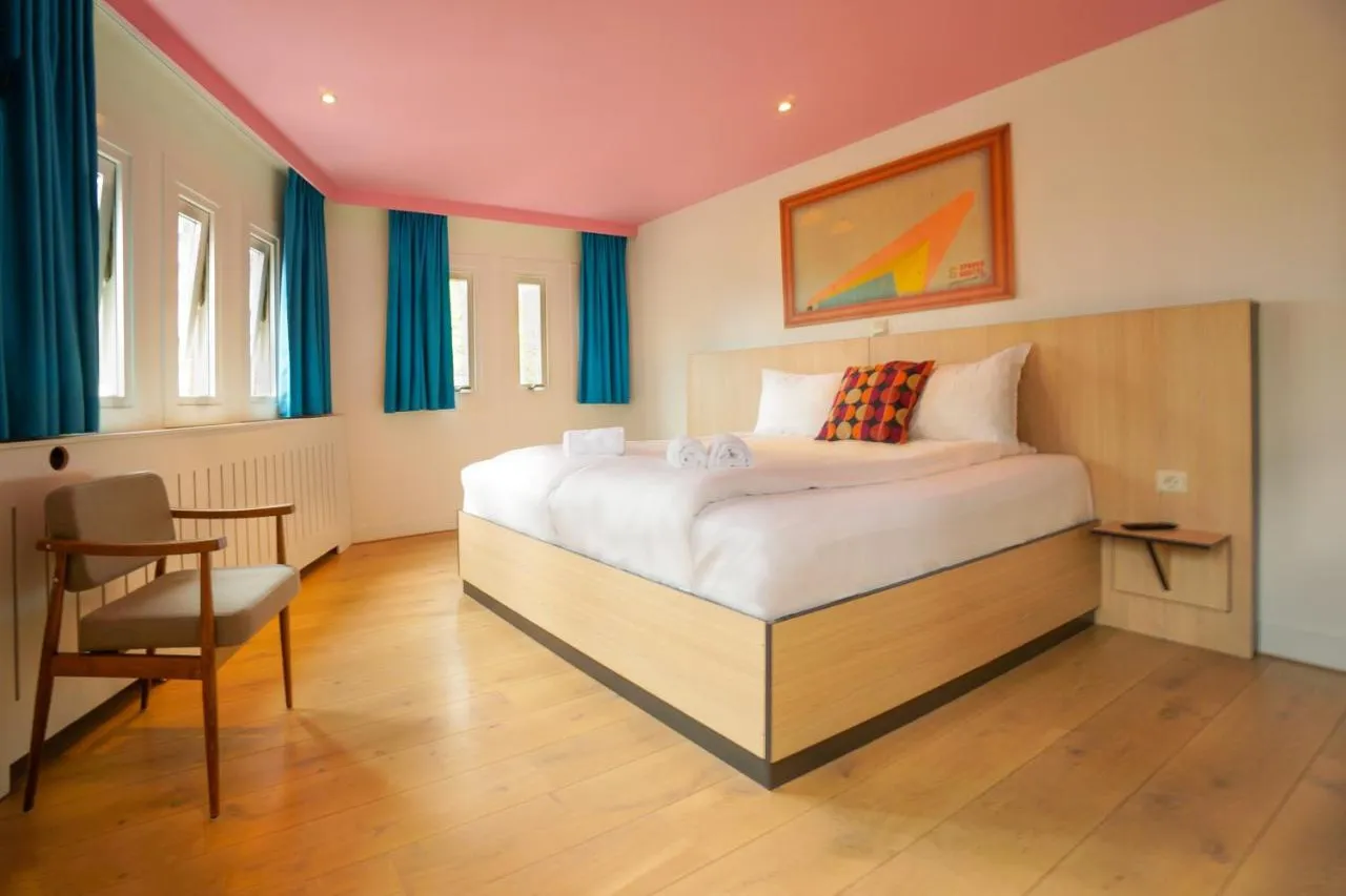 Sparks Hostel Rotterdam — ภาพห้องพักและบรรยากาศ