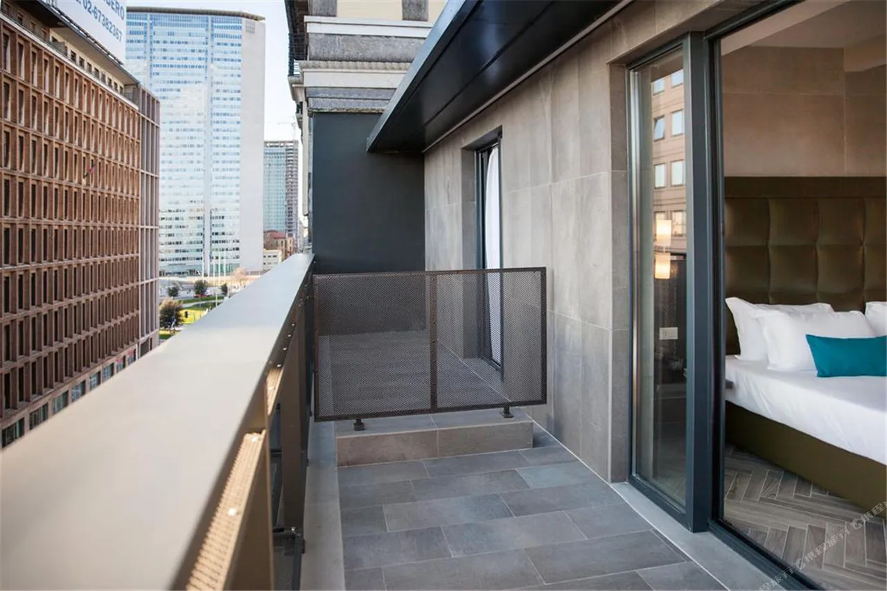 Spice Hotel Milano — rooms and atmosphere