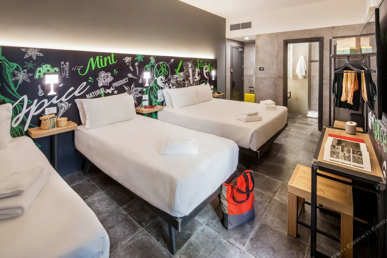 Spice Hotel Milano — rooms and atmosphere