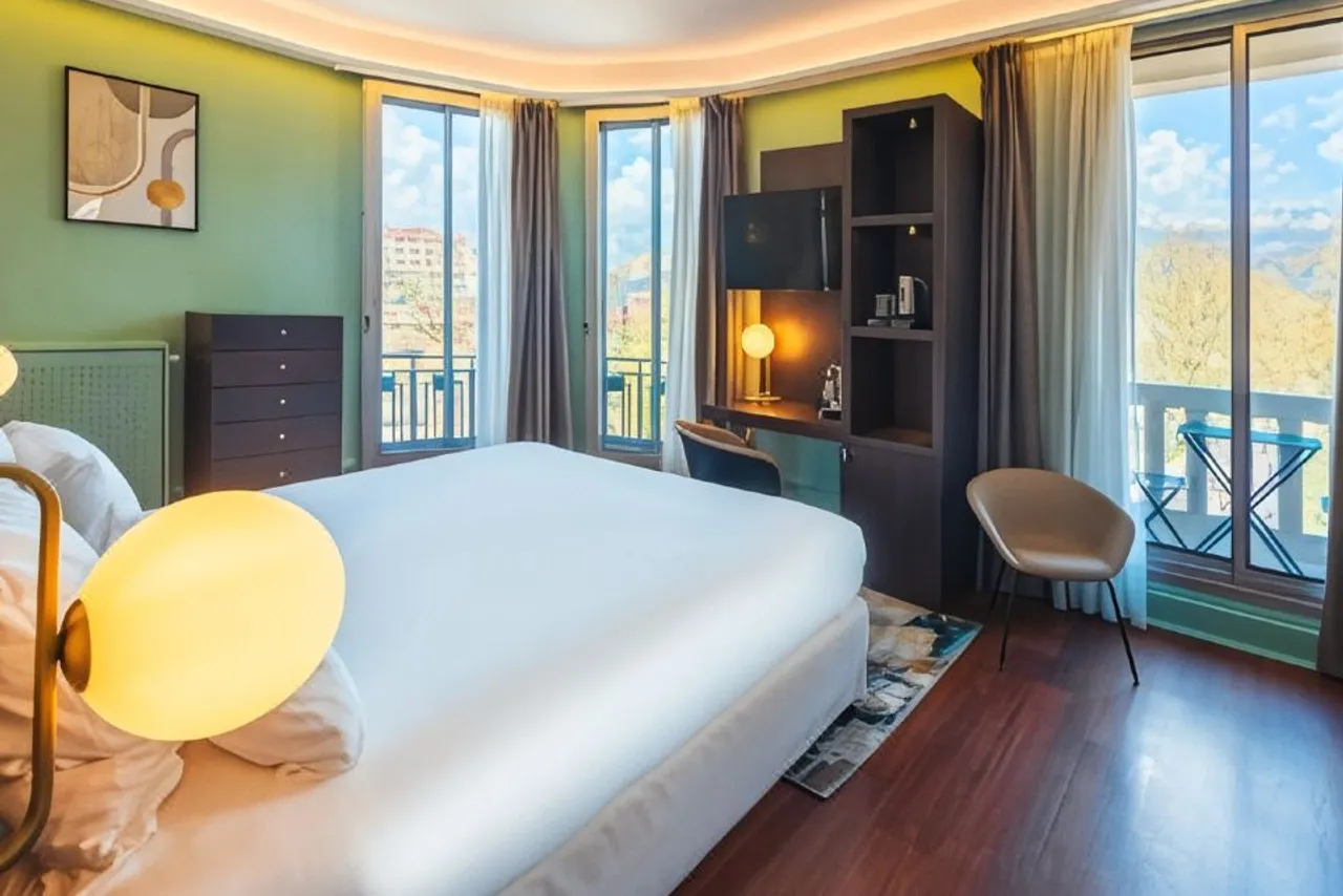 Le Splendid Hotel Lac d'Annecy - Handwritten Collection — rooms and atmosphere