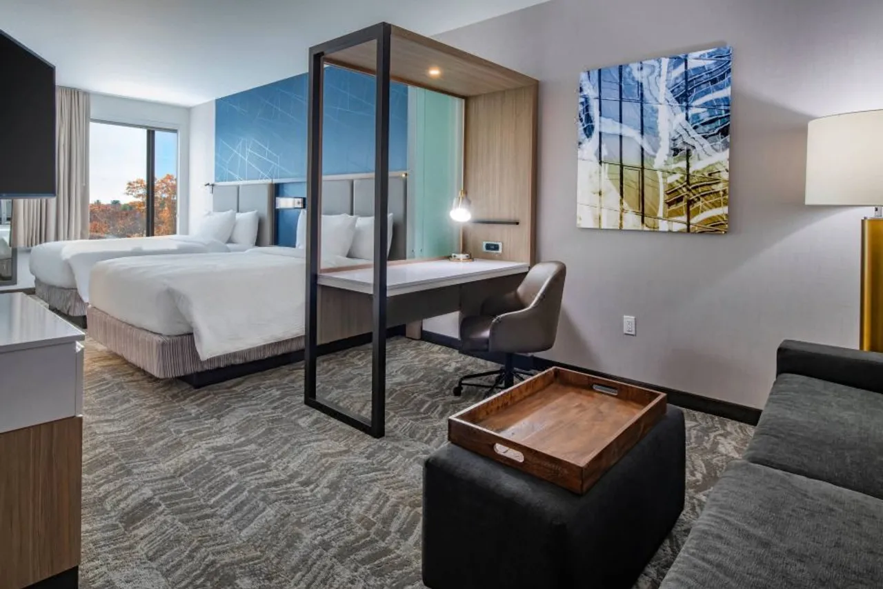 SpringHill Suites by Marriott Wrentham Plainville — rooms and atmosphere