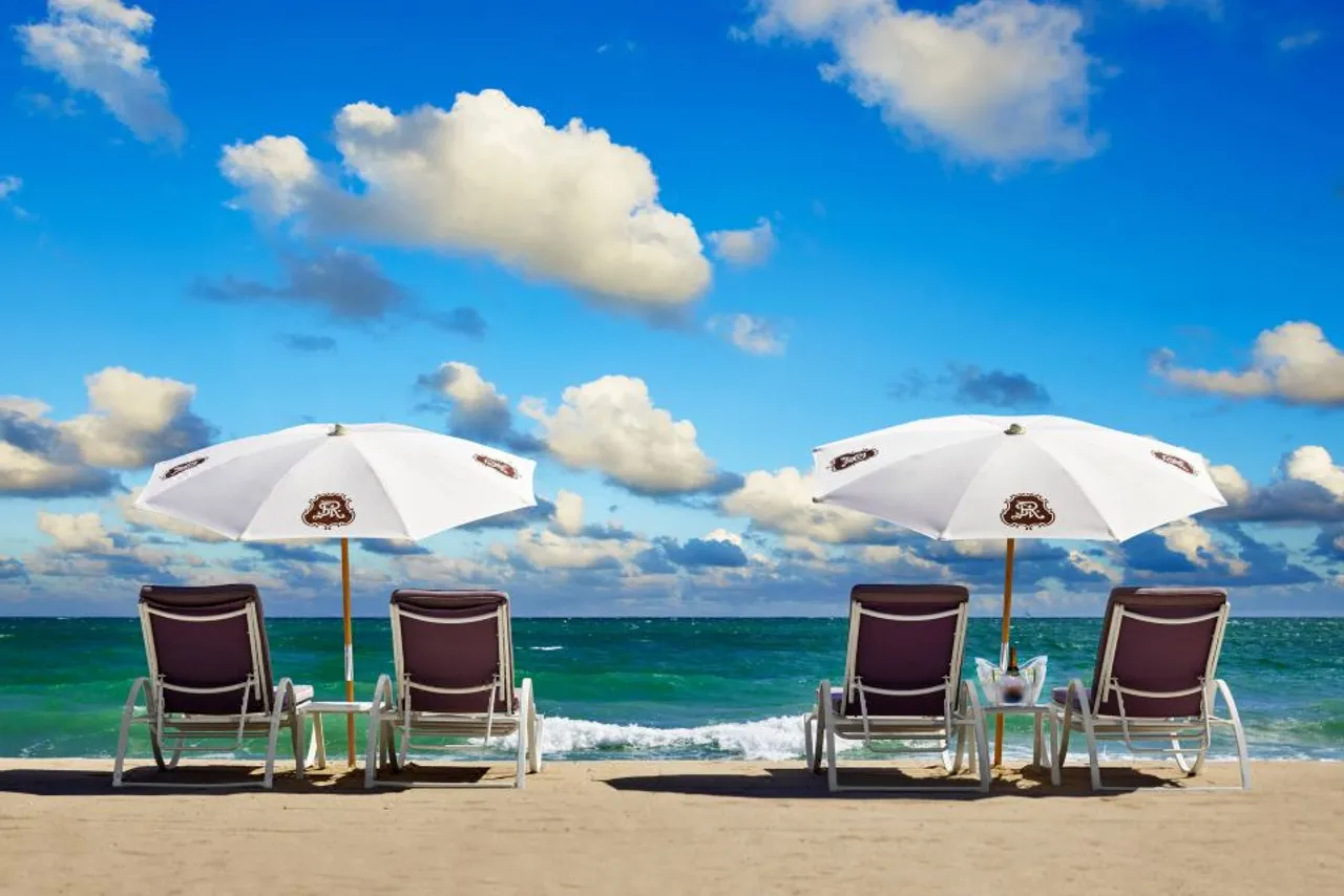 The St. Regis Bal Harbour Resort — rooms and atmosphere