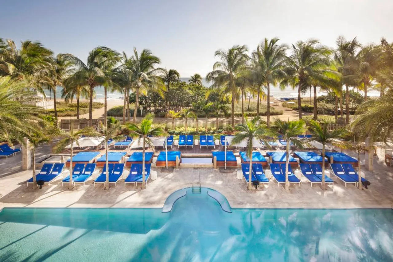 The St. Regis Bal Harbour Resort — rooms and atmosphere