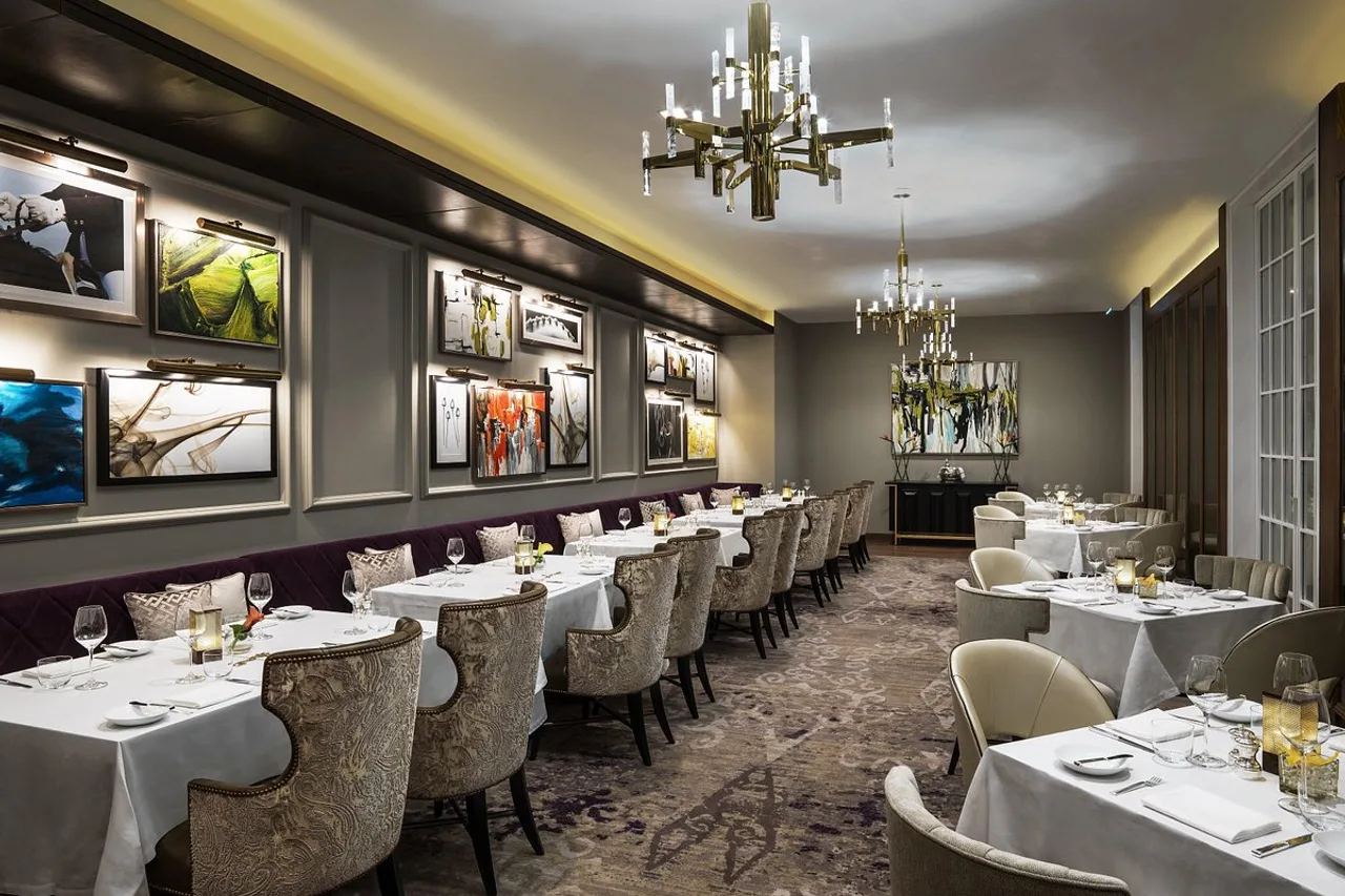 The St. Regis Macao — rooms and atmosphere