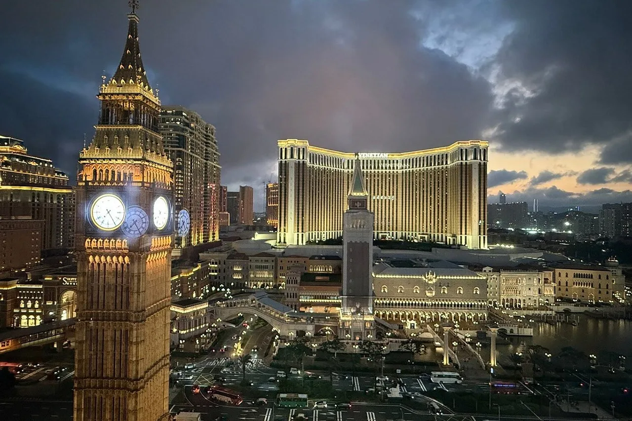 The St. Regis Macao — rooms and atmosphere